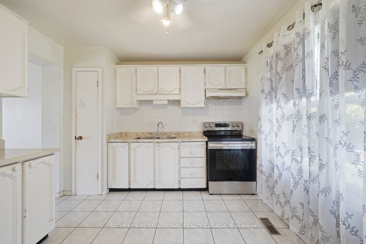 120 Falconer Drive 34