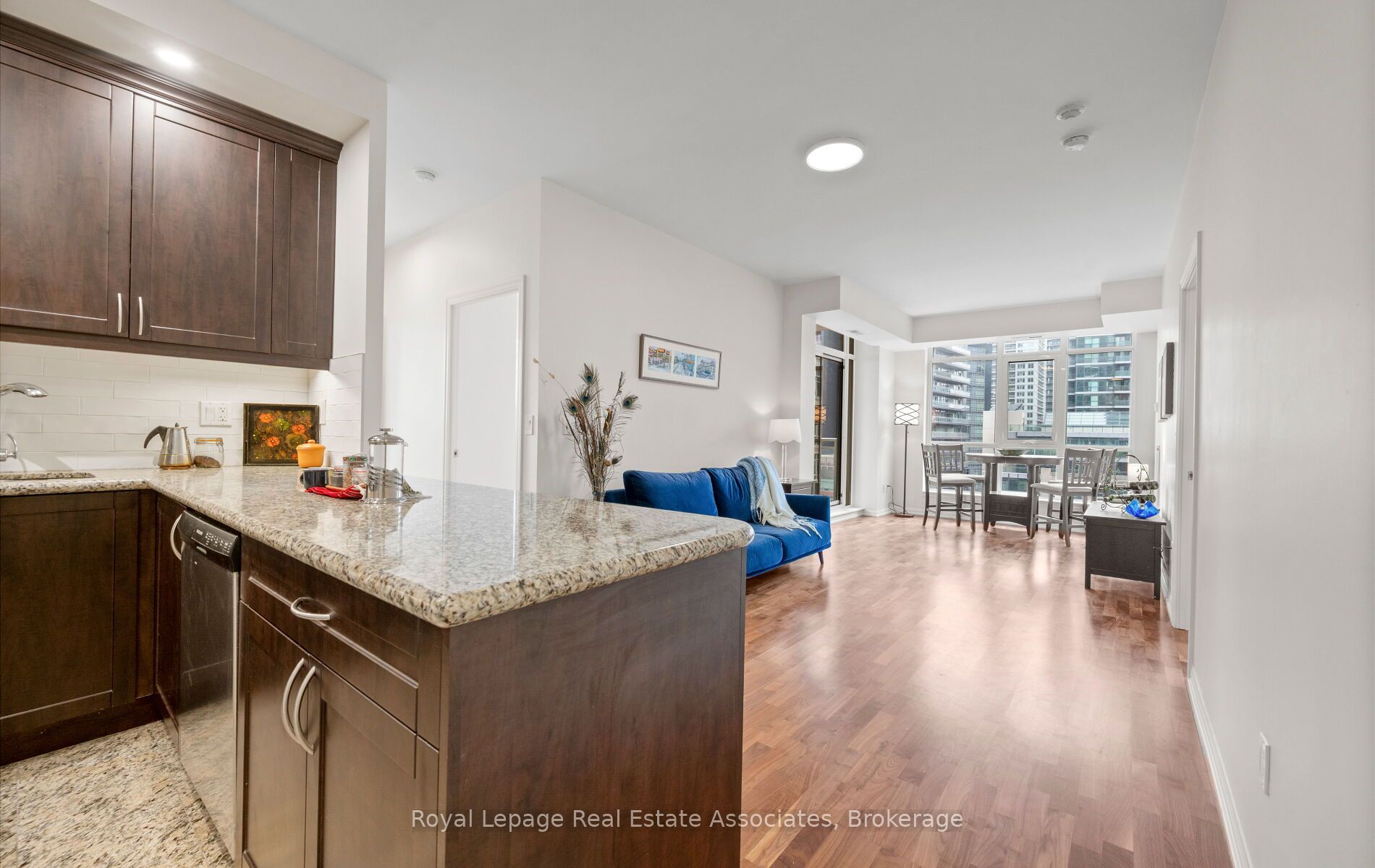 21 Grand Magazine Street 908