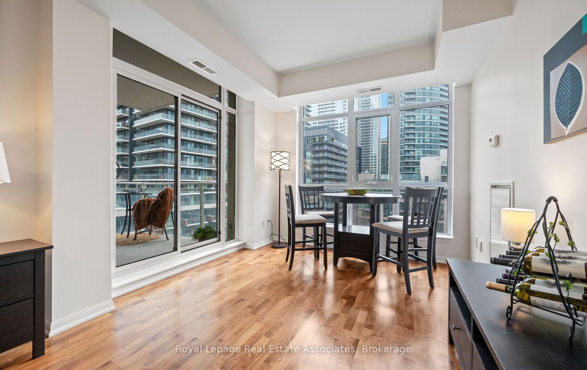 21 Grand Magazine Street 908