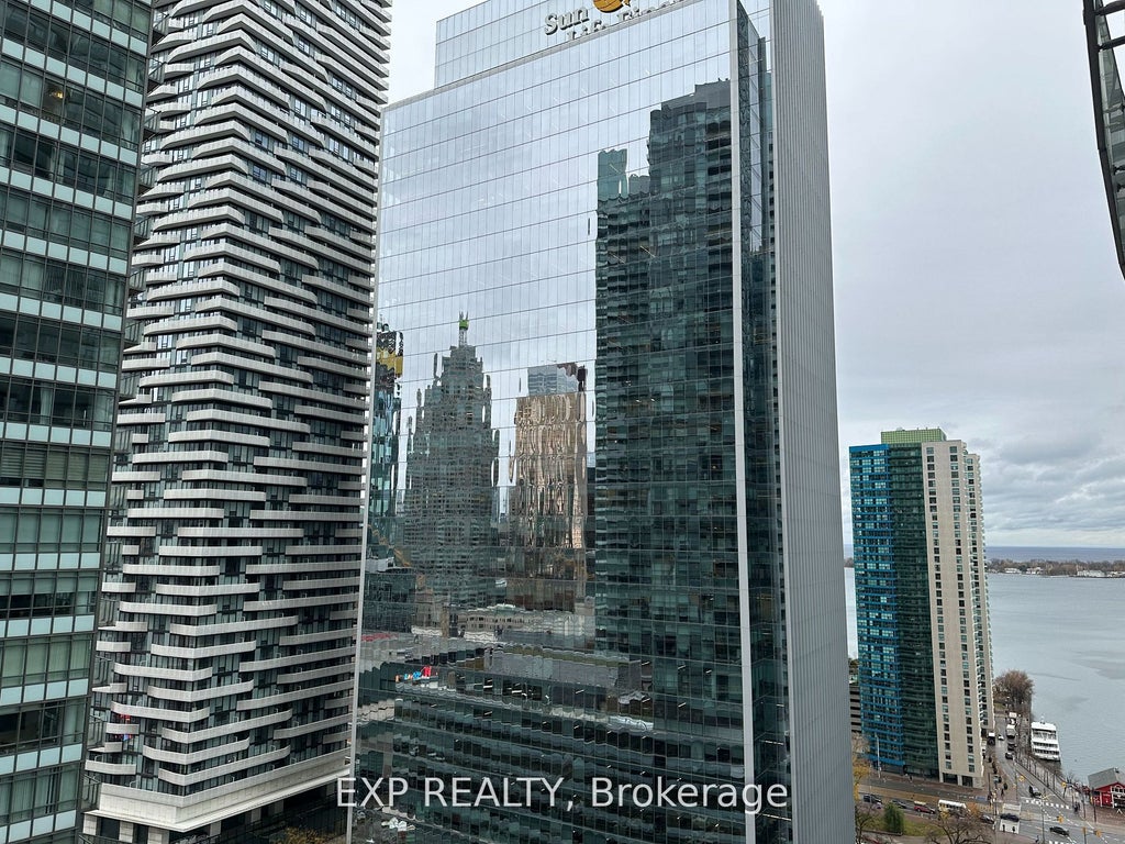 Photo of 14 York Street #2111, Toronto, ON M5J 0B1 (MLS # C13769106)