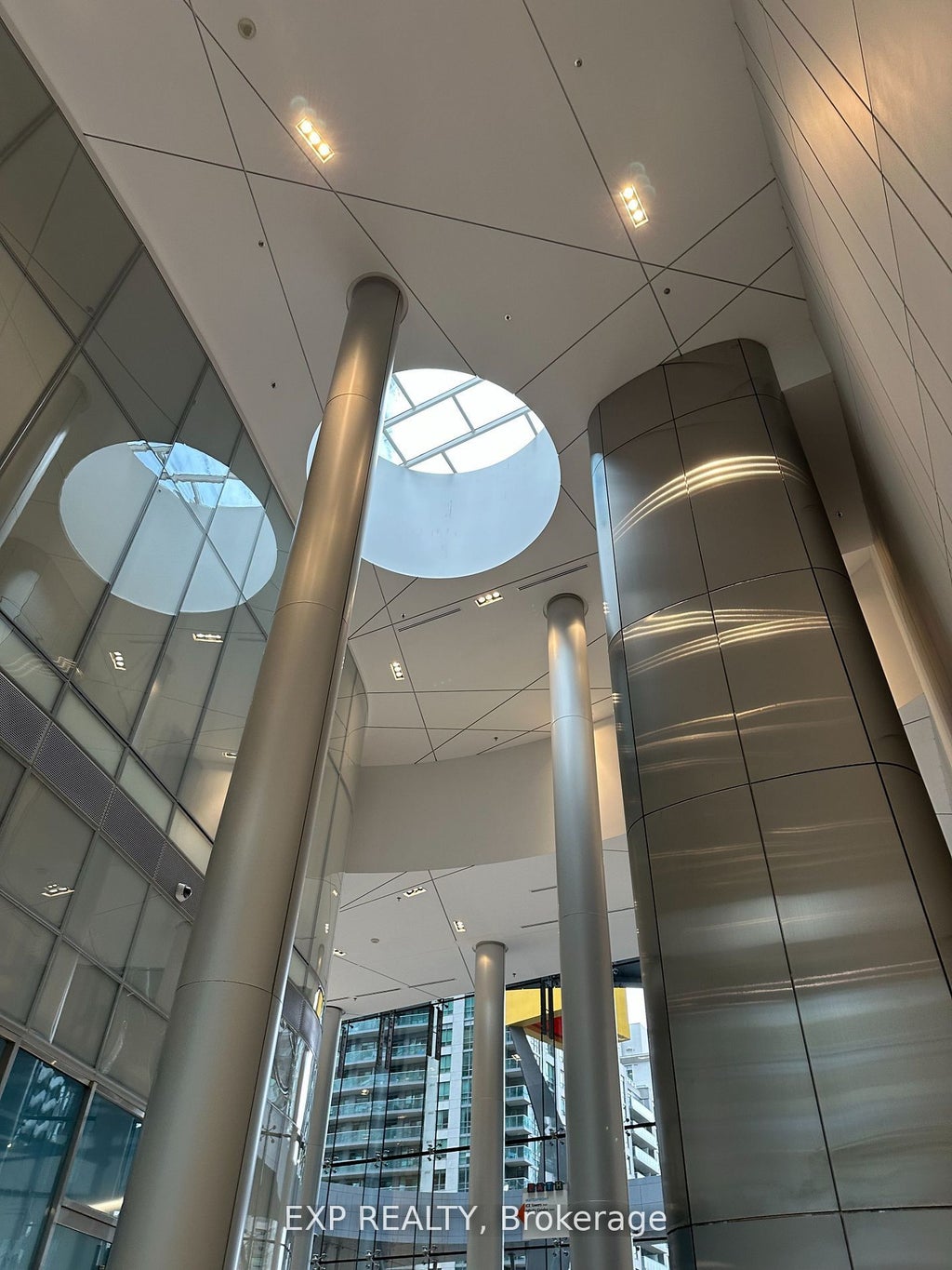 Photo of 14 York Street #2111, Toronto, ON M5J 0B1 (MLS # C13769106)