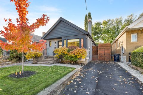 26 Hutton Avenue Toronto ON M4C 3L3