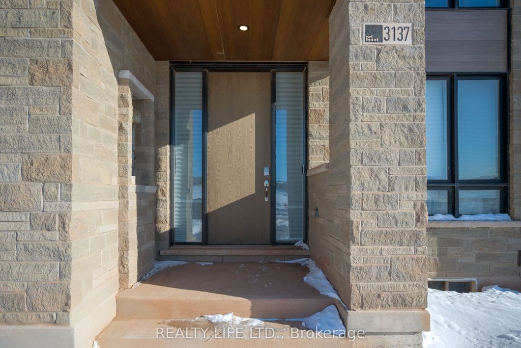 Photo of 3137 Meadowridge Drive, Oakville, ON L6H 7Z6 (MLS # W12784114)