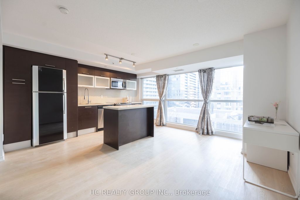 Photo of 386 Yonge Street #819, Toronto, ON M5B 0A5 (MLS # C12369415)