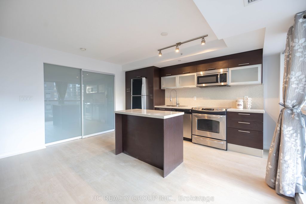 Photo of 386 Yonge Street #819, Toronto, ON M5B 0A5 (MLS # C12369415)
