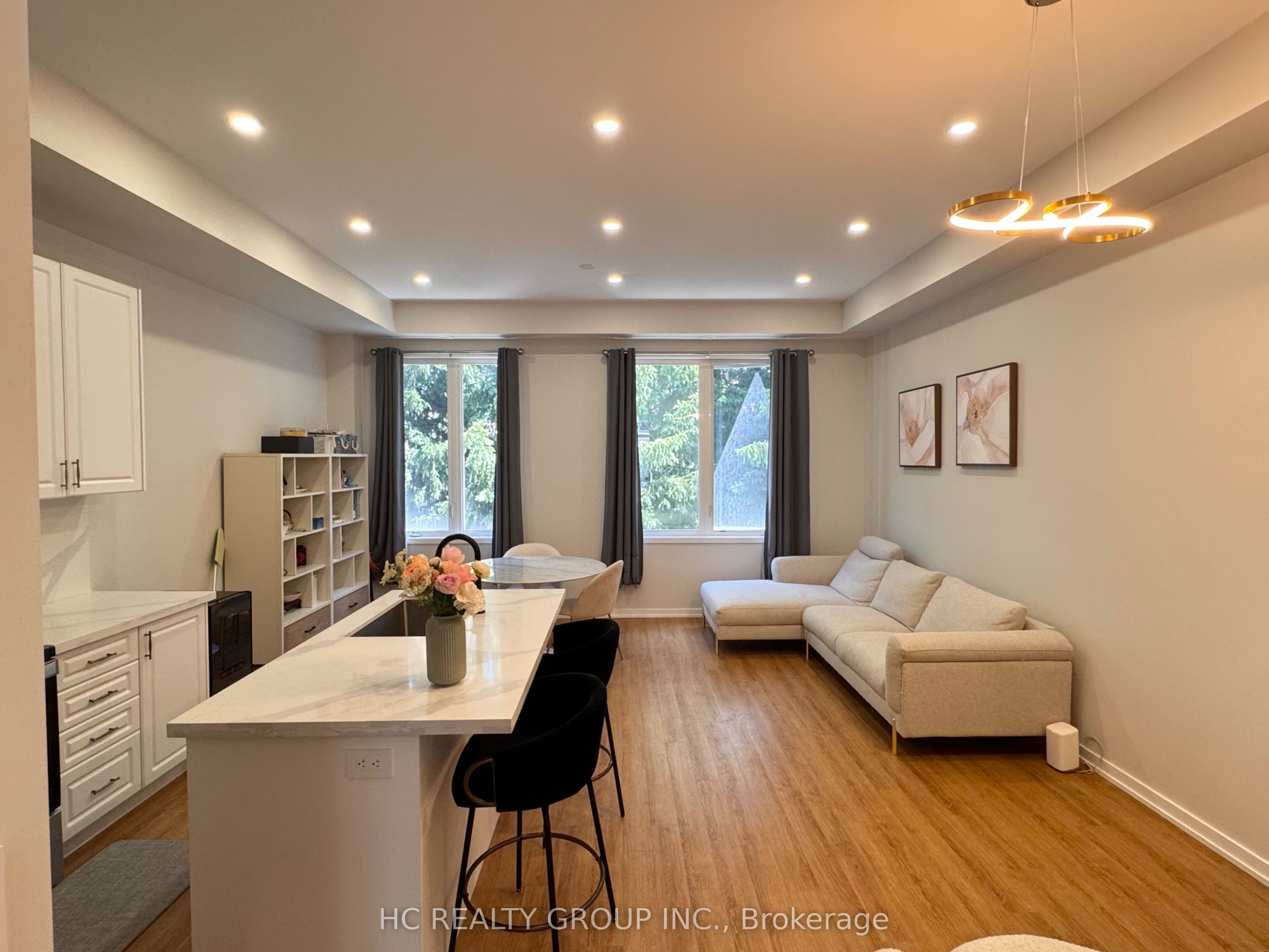 58 Pantheon Lane