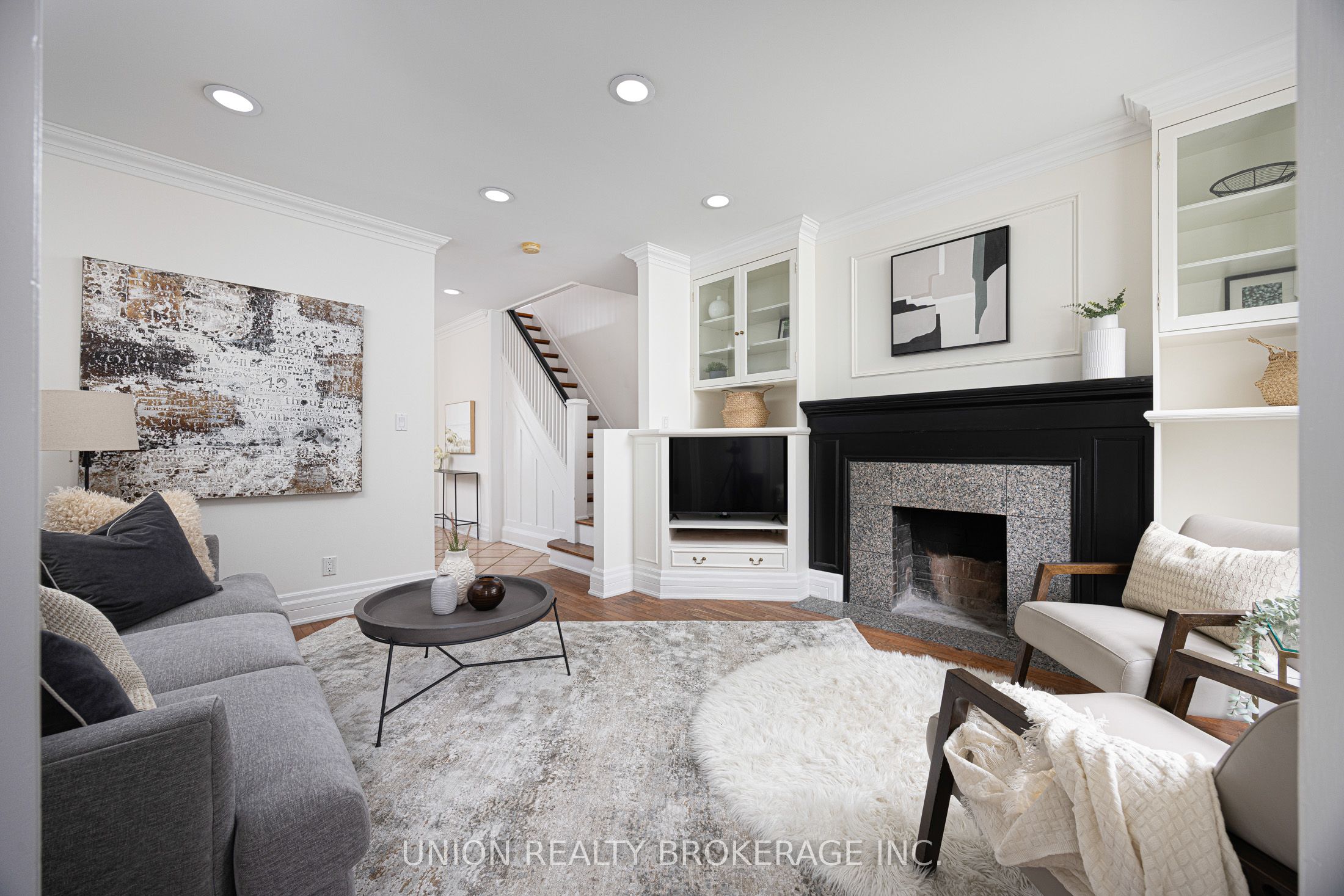 212 Dewhurst Boulevard