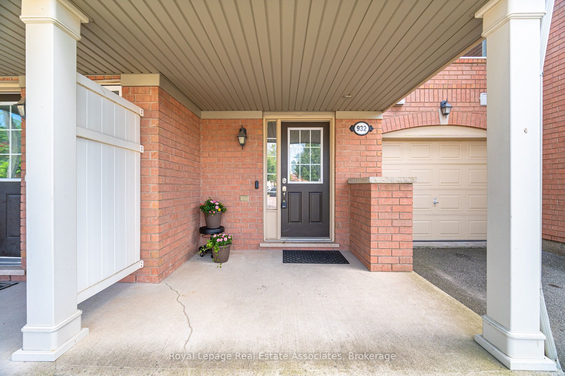 932 Burgess Gardens