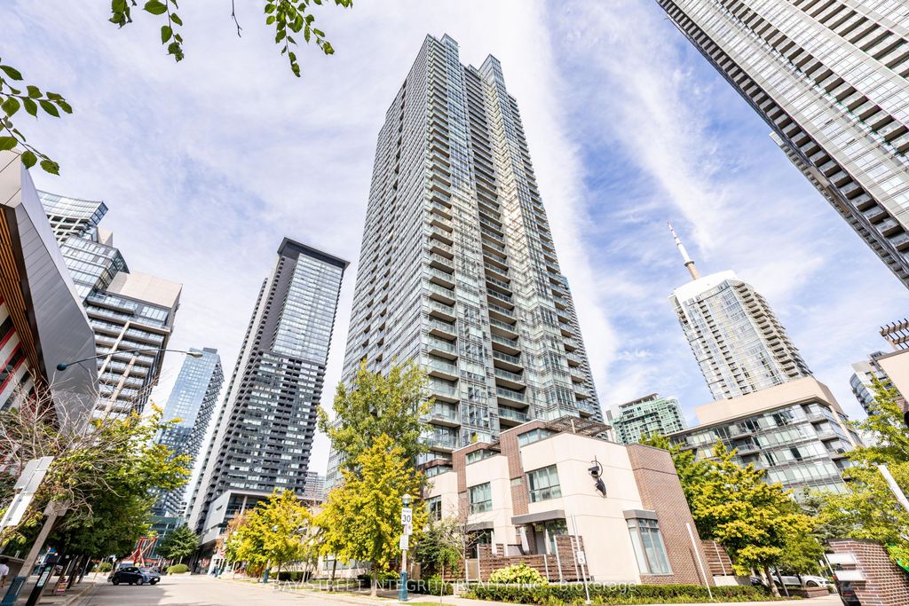 Photo of 15 Fort York Boulevard #3511, Toronto, ON M5V 3Y4 (MLS # C12399025)