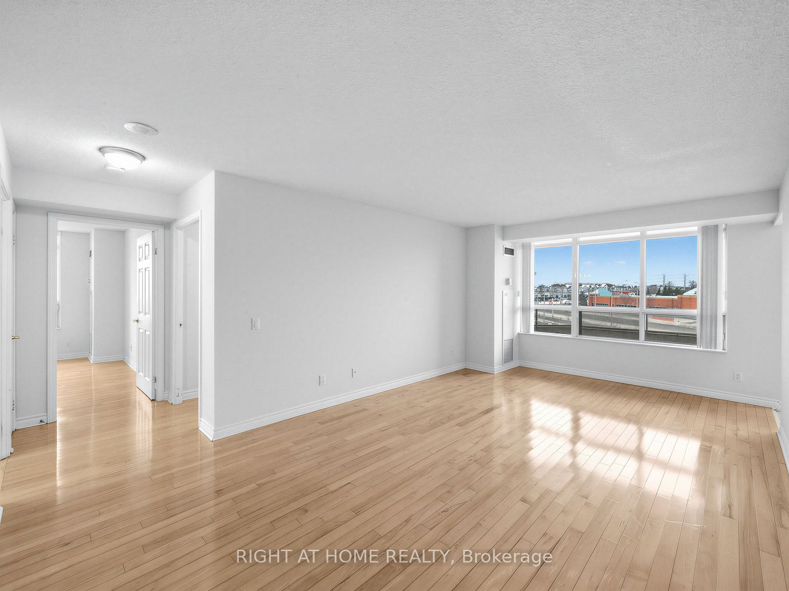 35 Kingsbridge Garden Circle 505