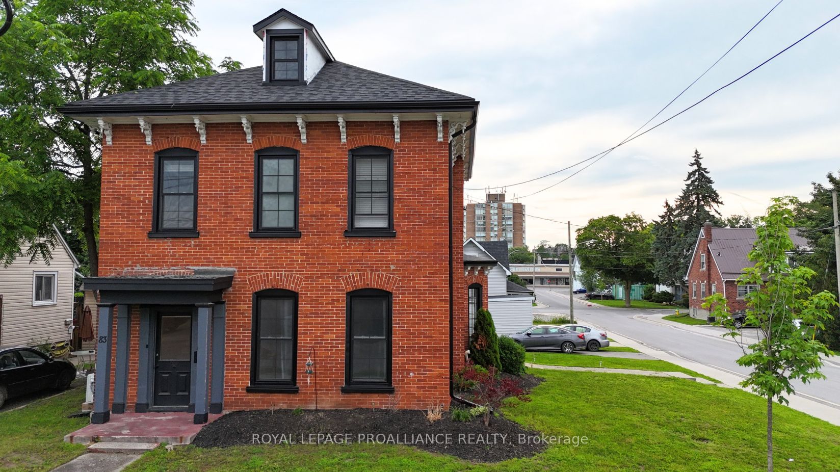 Photo 1 of 36 — 83 Cedar Street, Belleville, ON K8P 3M3