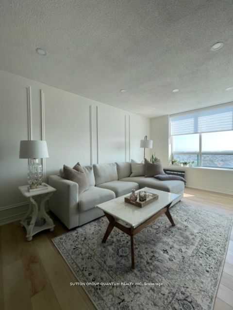 11 Oneida Crescent E PH5