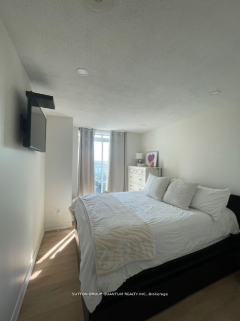 11 Oneida Crescent E PH5