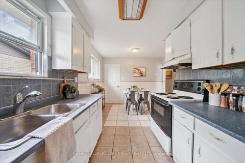 Photo of 6 Glenecho Drive, Barrie, ON L4M 4J3 (MLS # S12466982)
