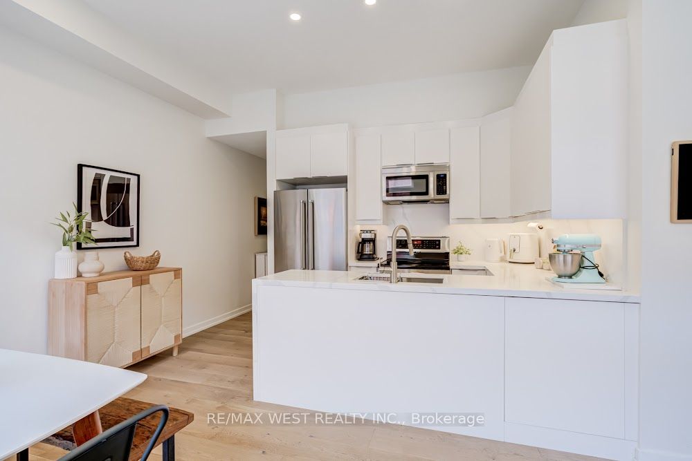 1396 Bloor Street W 3