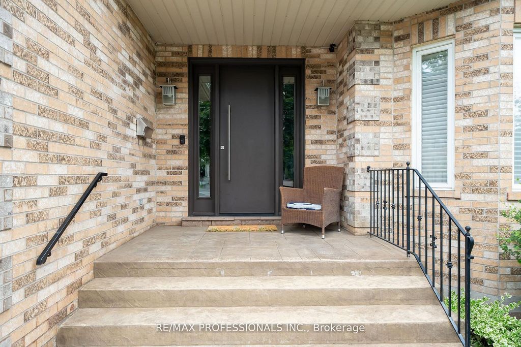 Photo of 4662 Dundas Street W, Toronto, ON M9A 1A6 (MLS # W12889128)