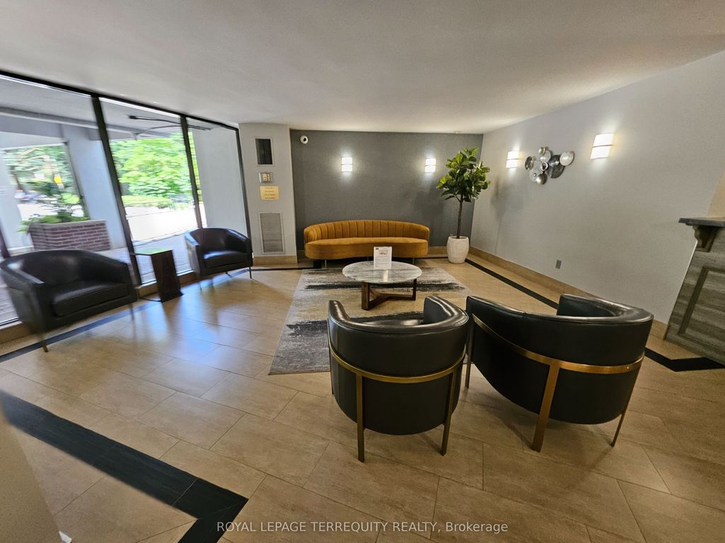 Photo of 5 Shady Golfway #1402, Toronto, ON M3C 3A5 (MLS # C12479311)