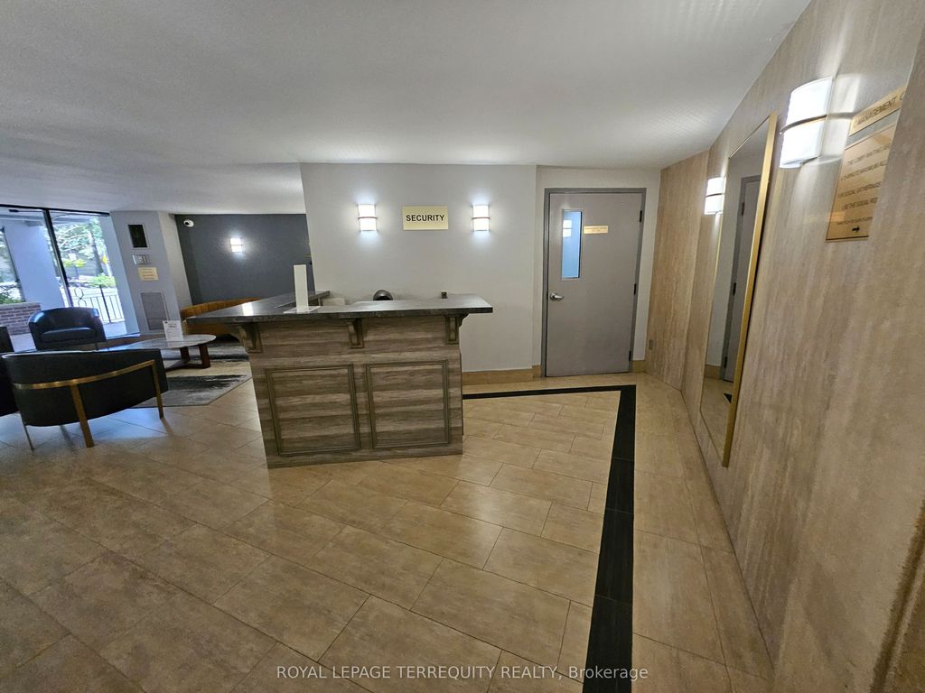 Photo of 5 Shady Golfway #1402, Toronto, ON M3C 3A5 (MLS # C12479311)