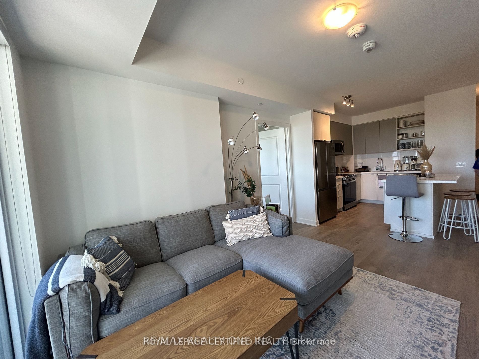 4655 Metcalfe Avenue 806