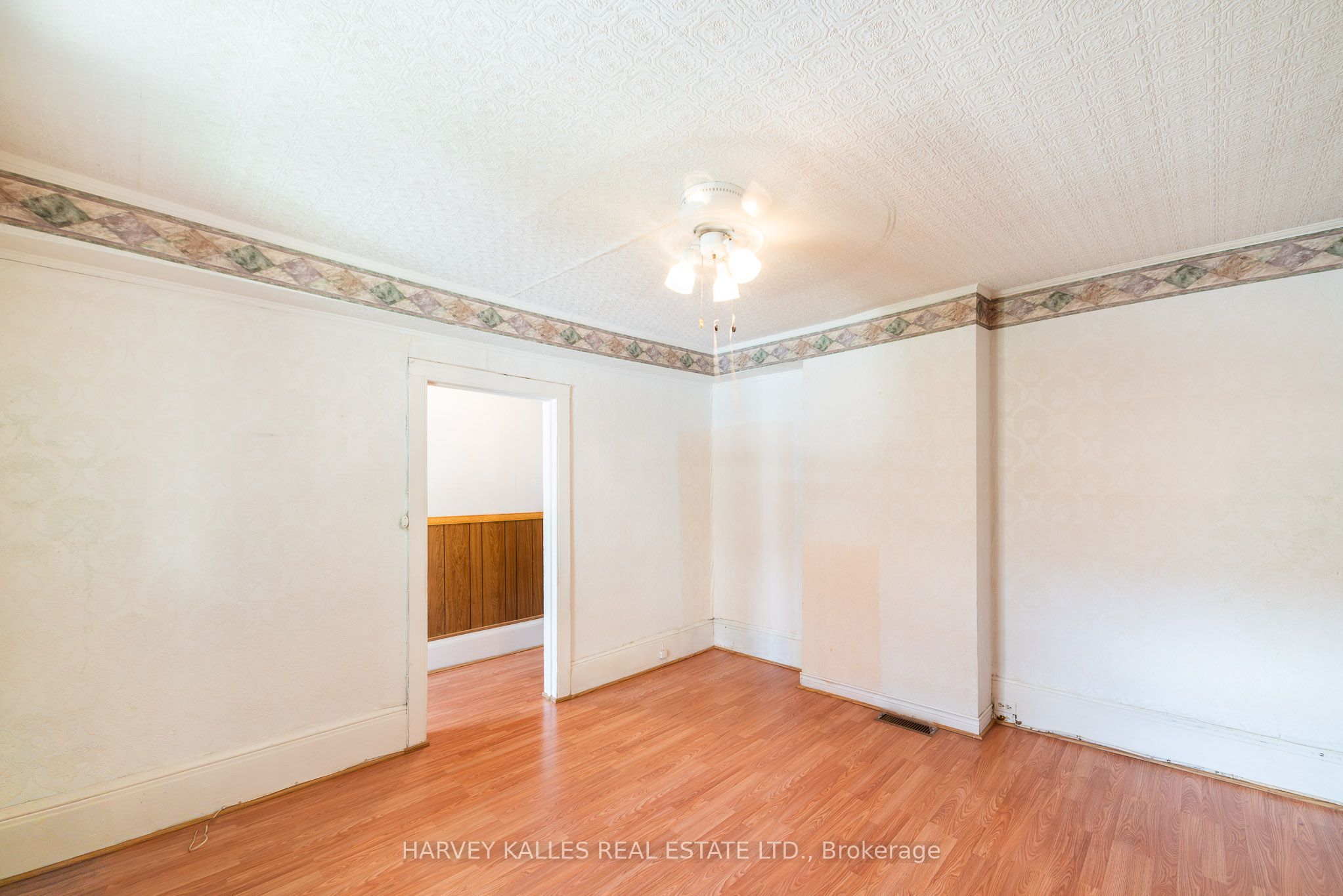 6 Crocker Avenue