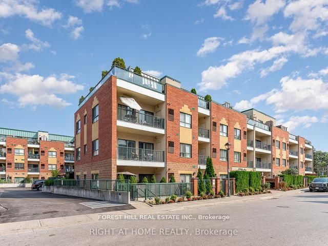 33 WALLACE Street 210