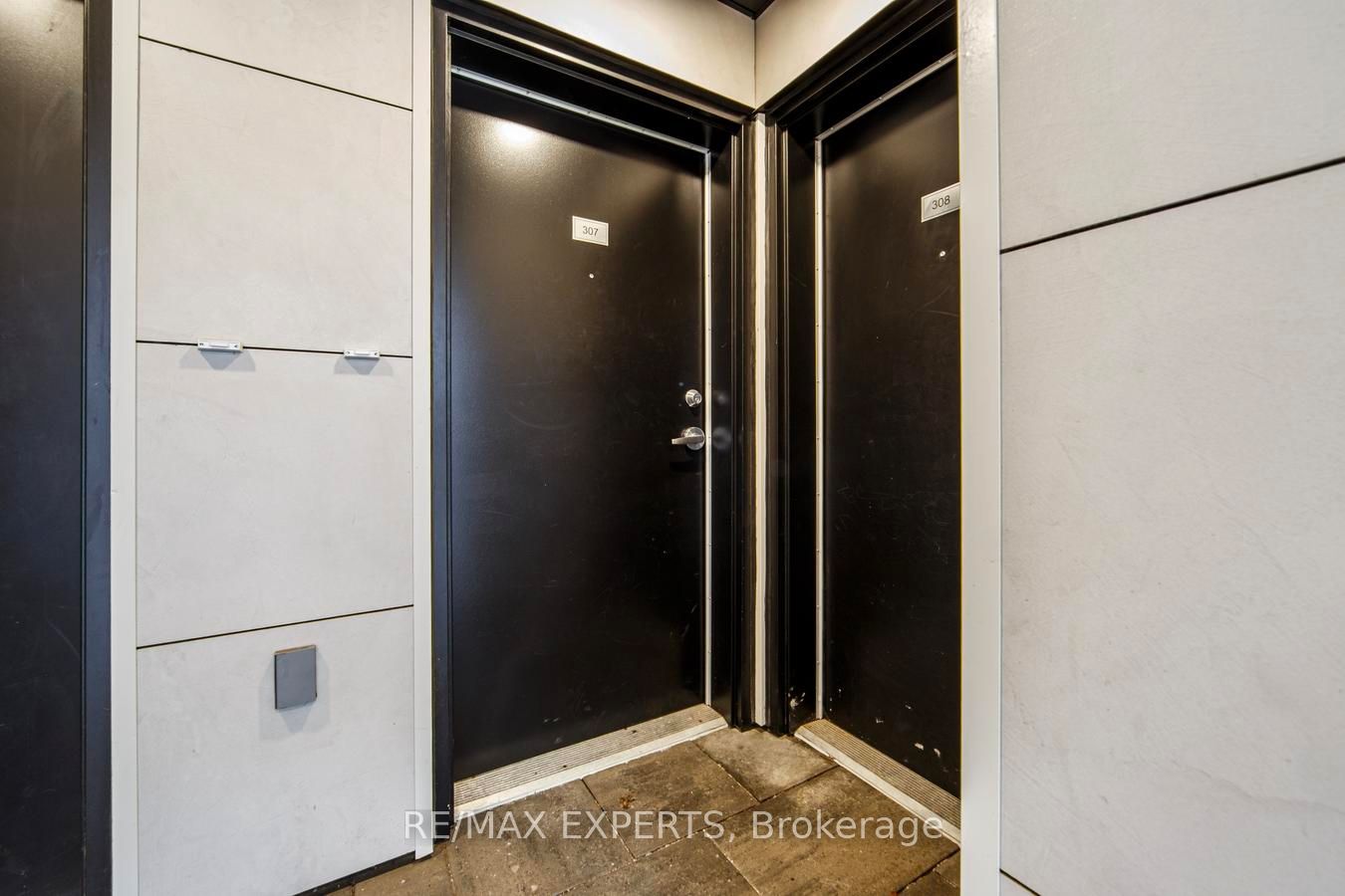 6 Steckley House Lane 307