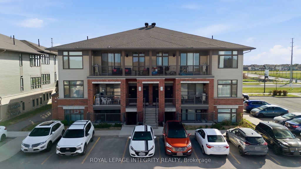 Photo of 30 Jaguar Pvt Private #F, Kanata, ON K2V 0J3 (MLS # X13535892)
