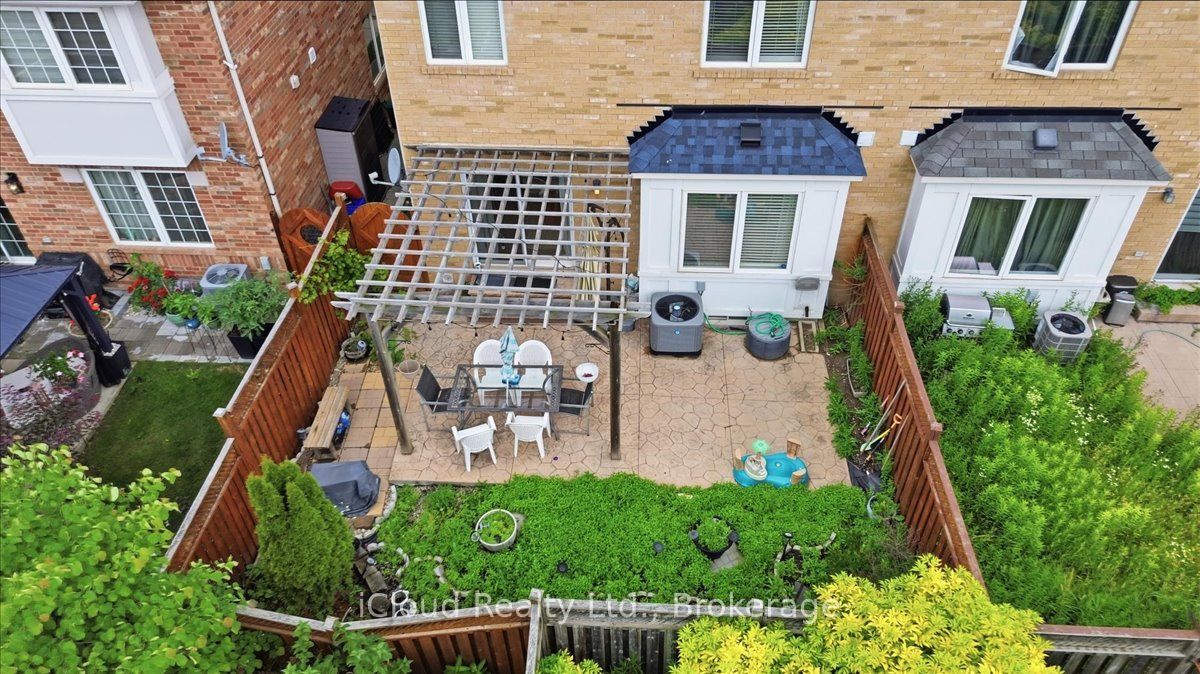 270 Whetham Heights