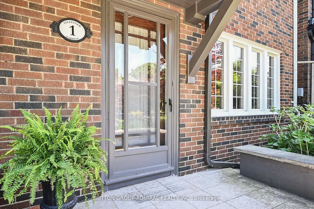 Photo of 1 Valleyview Gardens, Toronto, ON M6S 2B5 (MLS # W12395179)