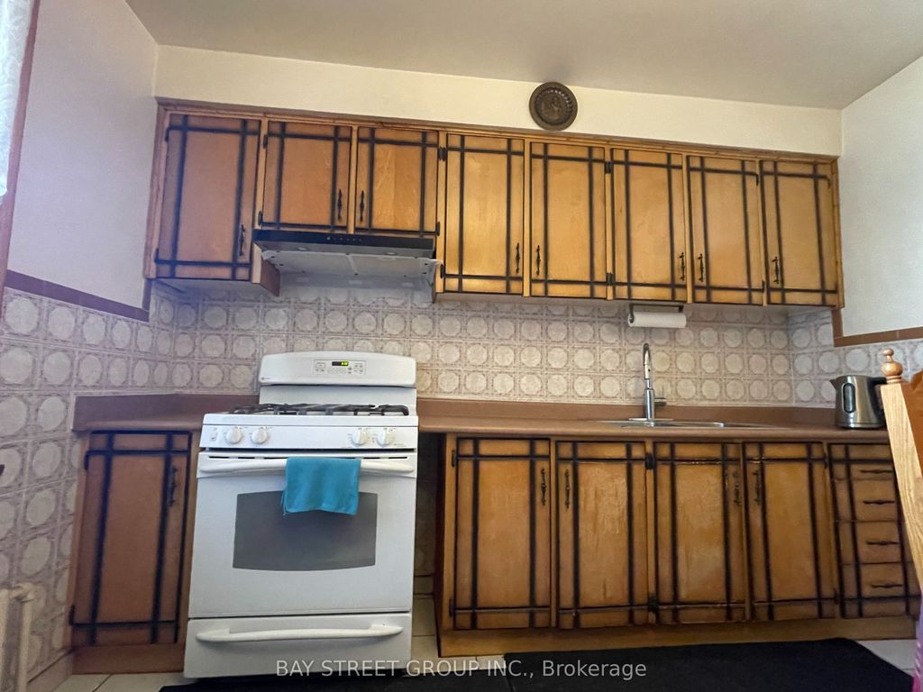 Photo of 543 Crawford Street, Toronto, ON M6G 3J9 (MLS # C12425935)