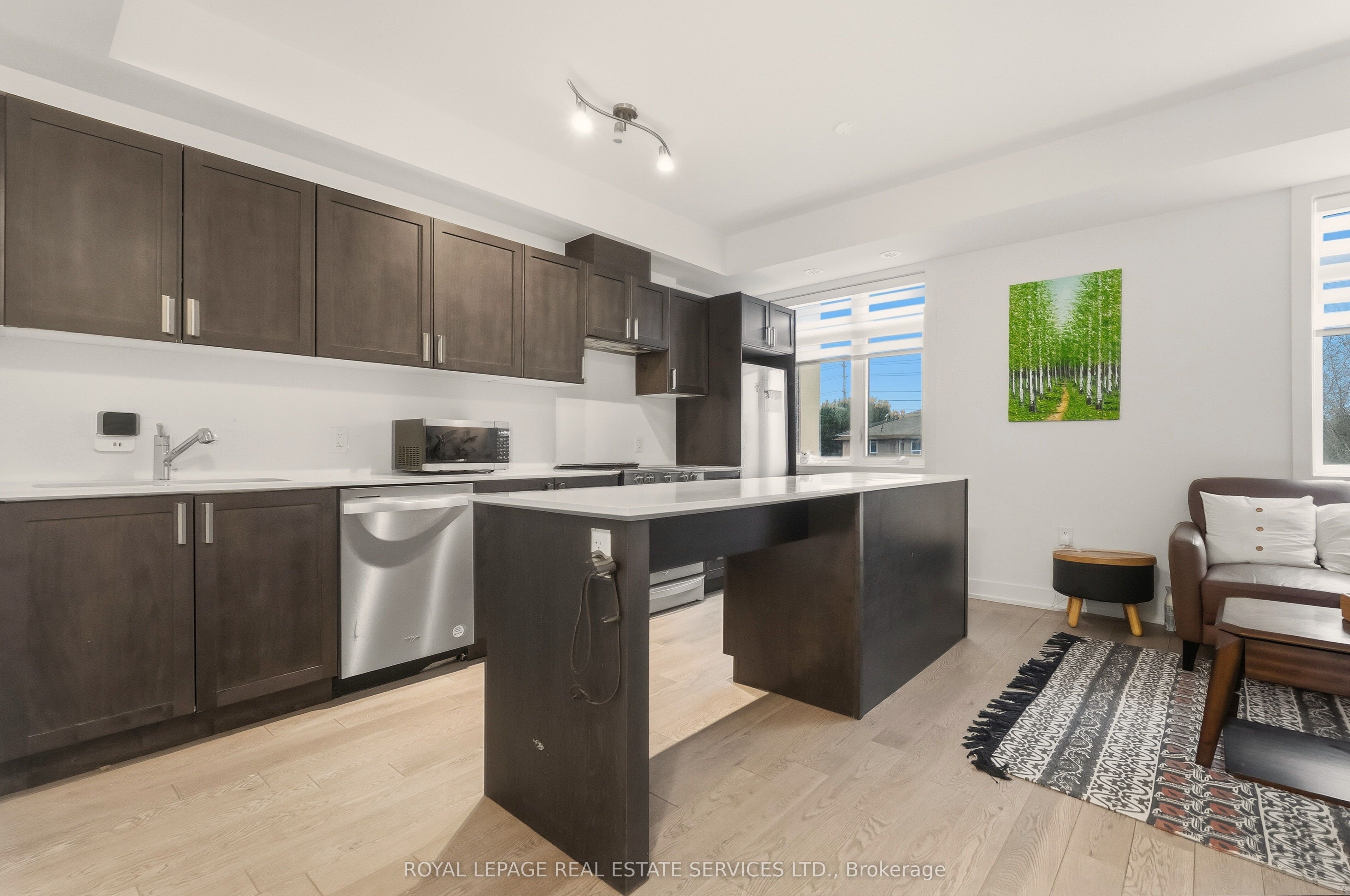 1062 Douglas McCurdy Common 227