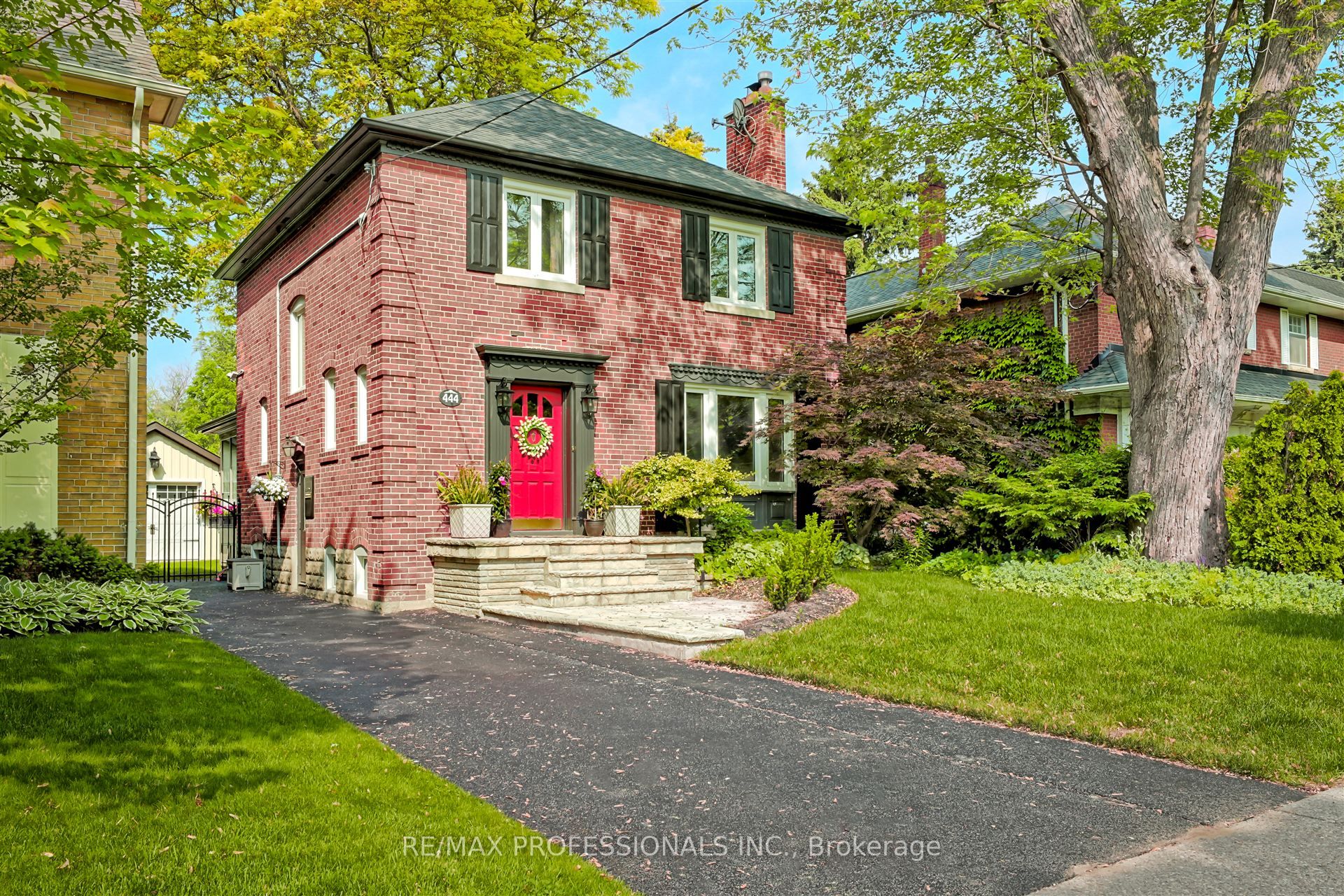 444 Prince Edward Drive N