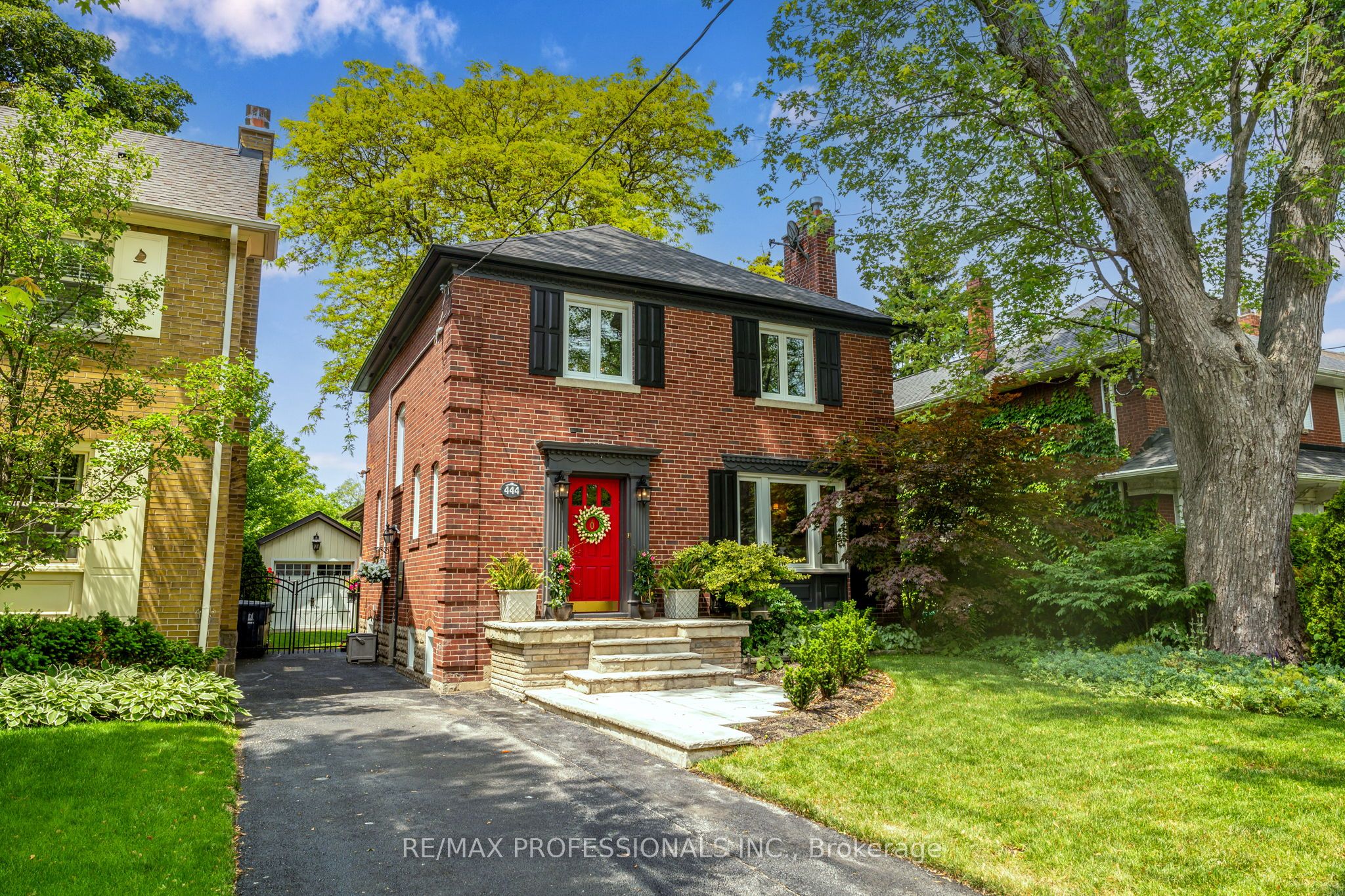 444 Prince Edward Drive N