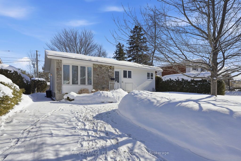 Photo of 2266 Fife Crescent, Elmvale Acres and Area, ON K1G 2Z4 (MLS # X12767824)