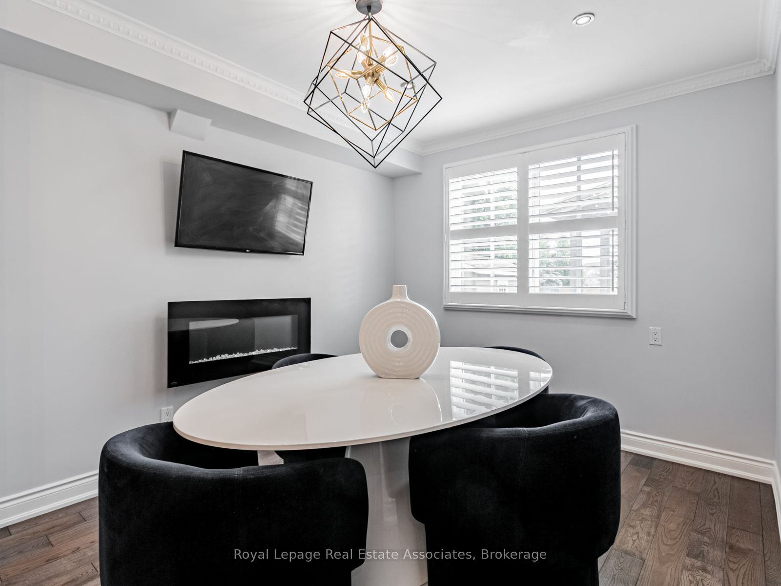 35 Glenmanor Drive