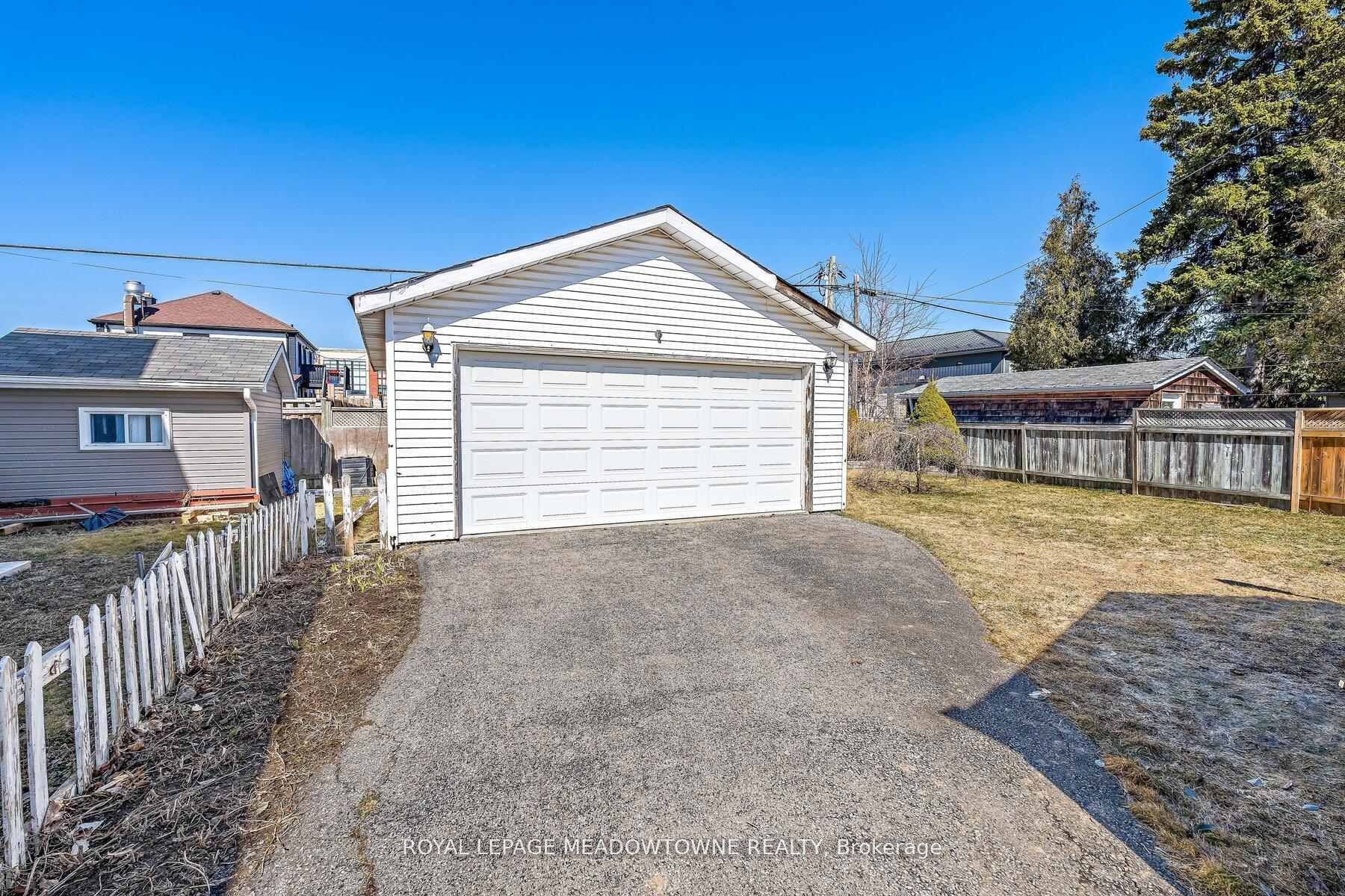 37 Prince Charles Drive