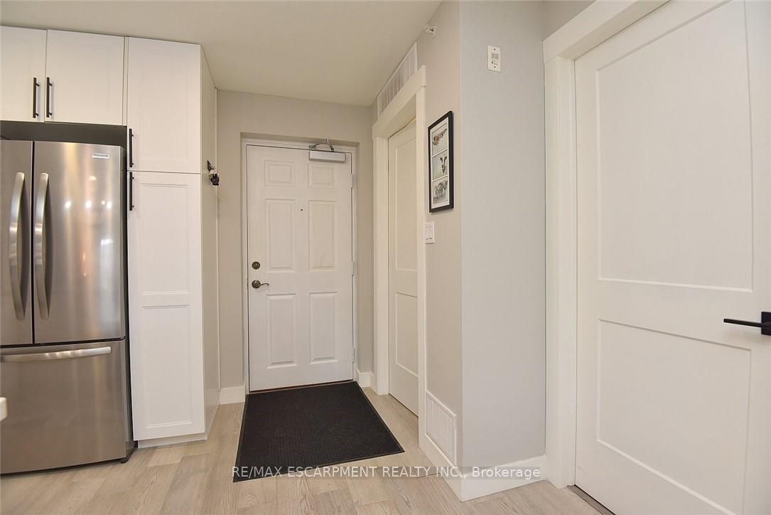 2035 Appleby Line 103