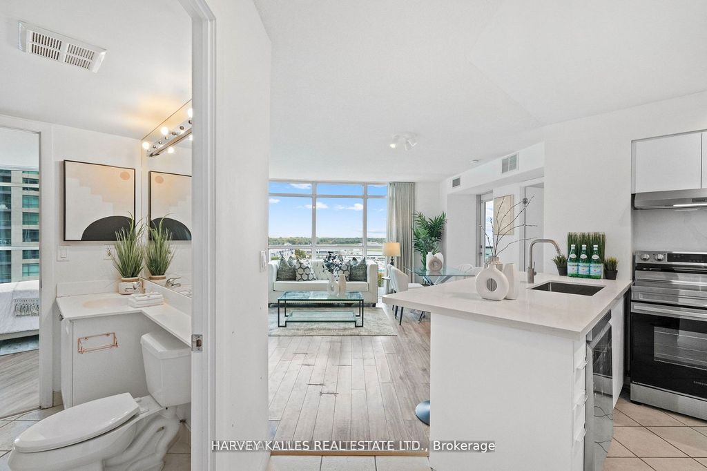 Photo of 219 Fort York Boulevard #1608, Toronto, ON M5V 1B1 (MLS # C12705402)