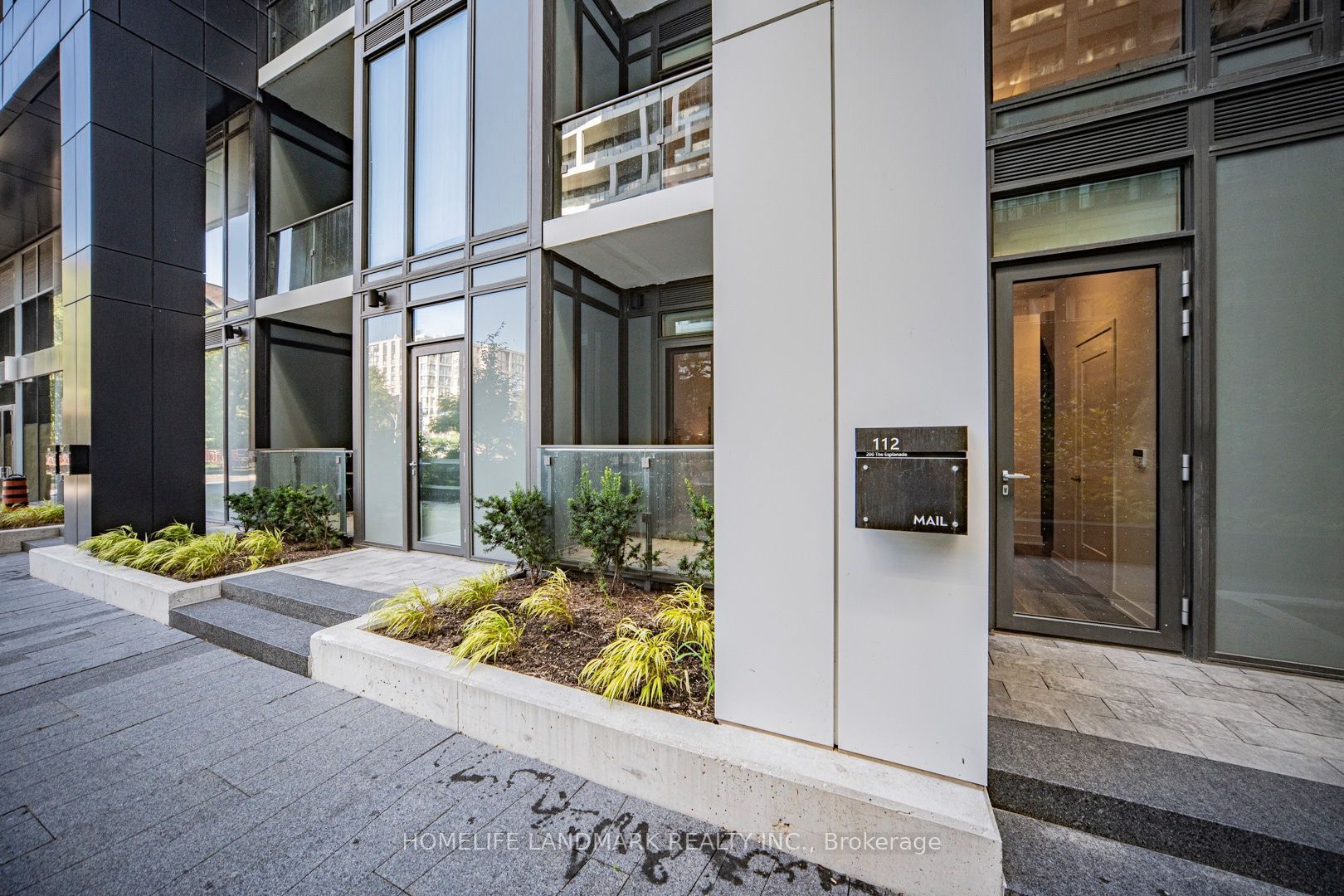 121 Lower Sherbourne Street TH-112