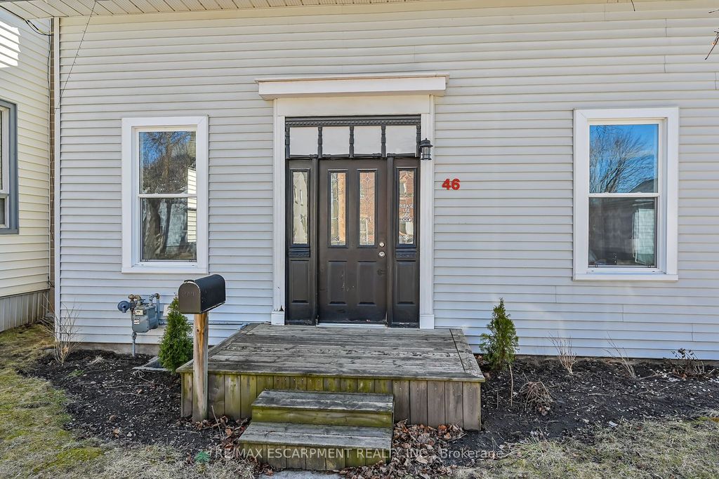 Photo of 46 Walnut Street, Brantford, ON N3T 1H2 (MLS # X12816030)