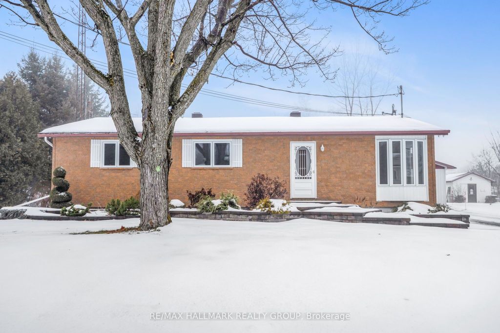 Photo of 80 Cadieux Street S, Hawkesbury, ON K6A 2W1 (MLS # X12608772)