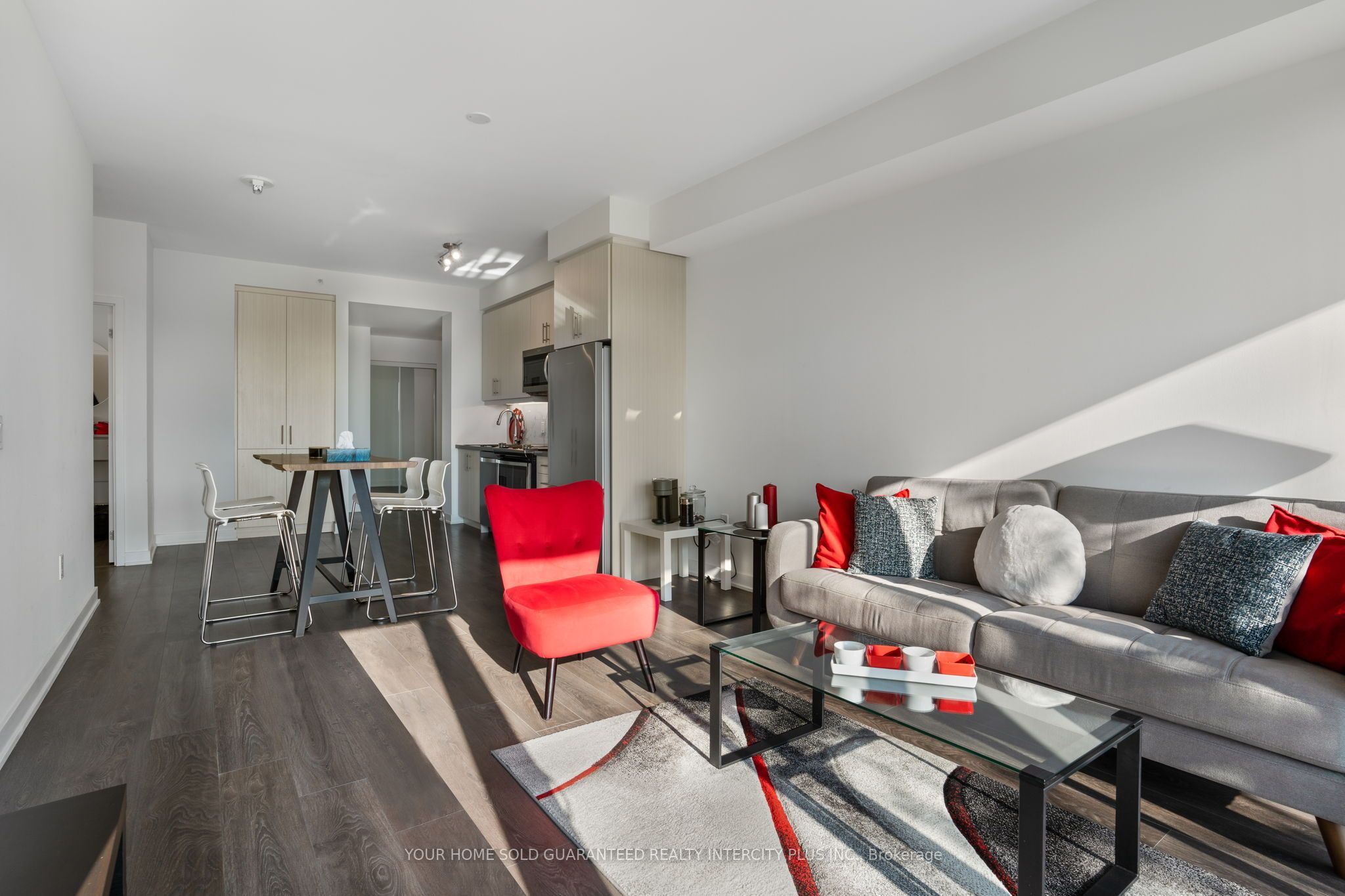 85 Oneida Crescent 303