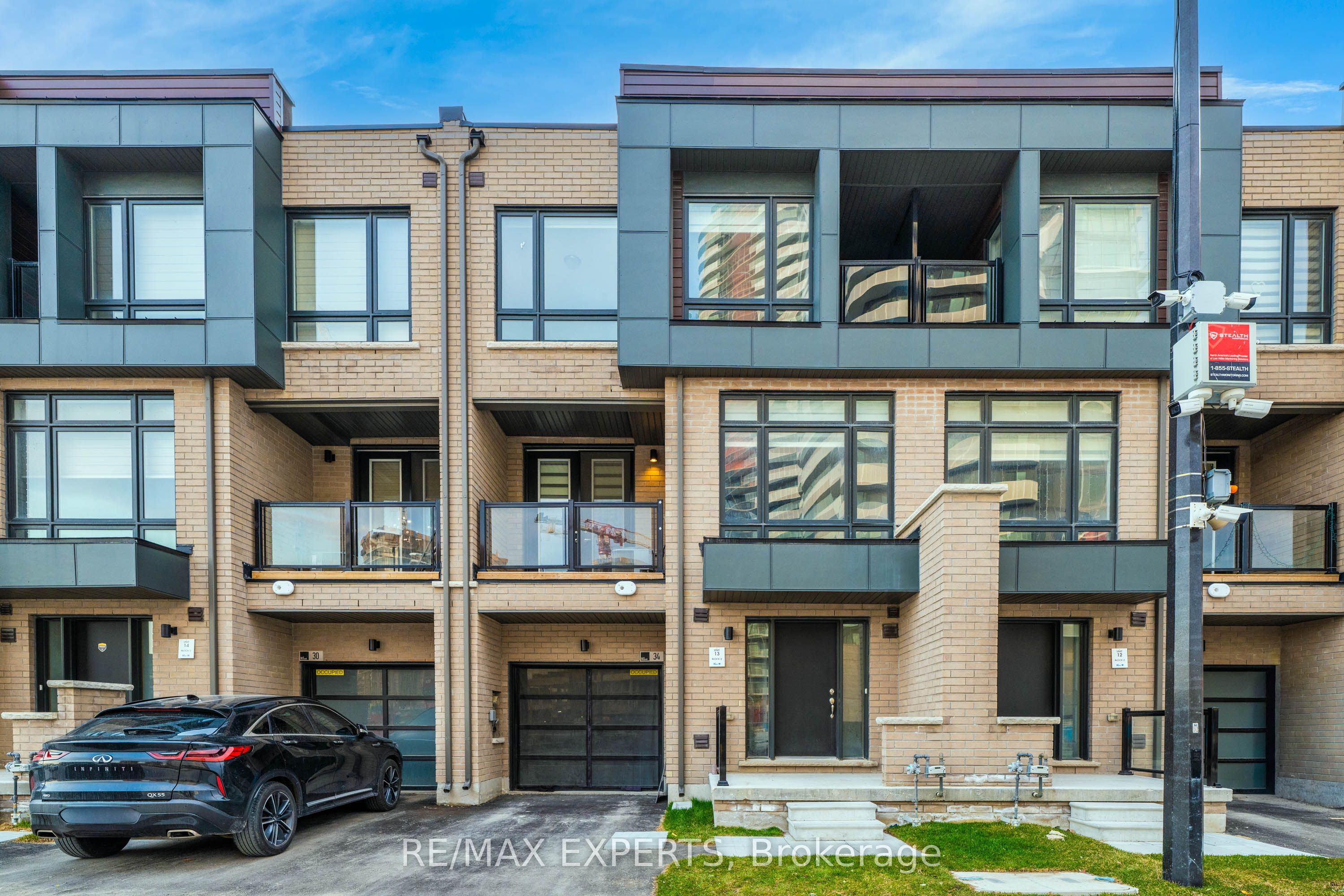 34 Dandara Gate