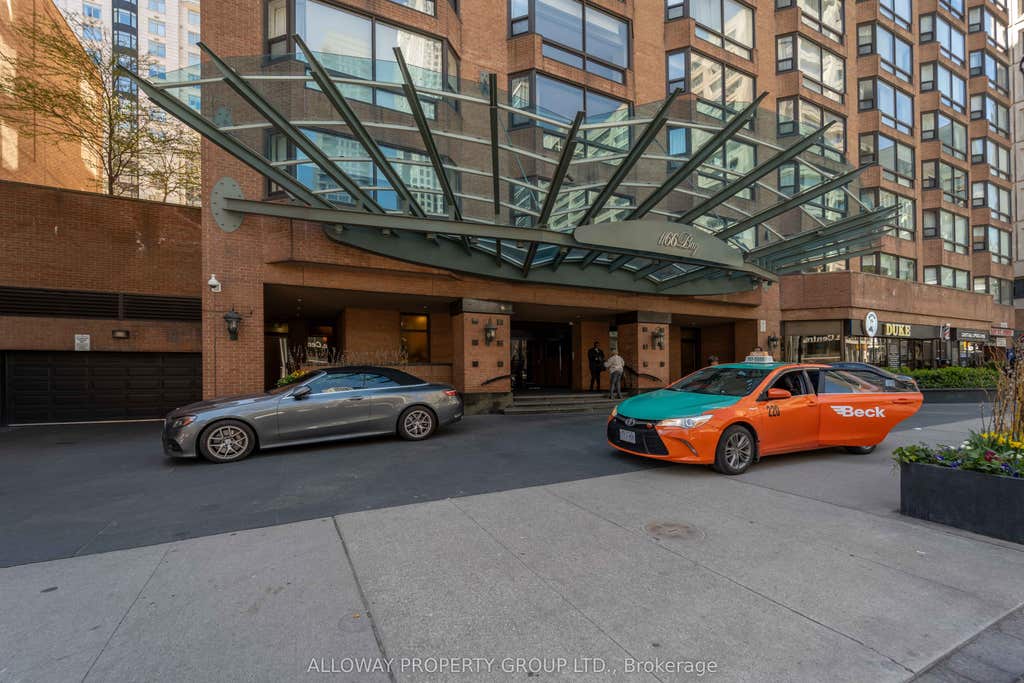 Photo of 1166 Bay Street #1305, Toronto, ON M5S 2X8 (MLS # C13688768)