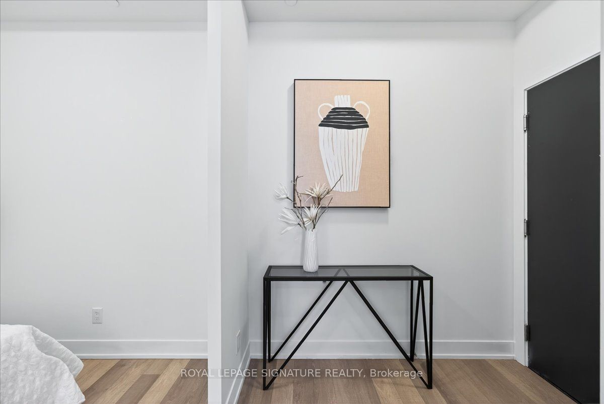 9471 Yonge Street LPH06