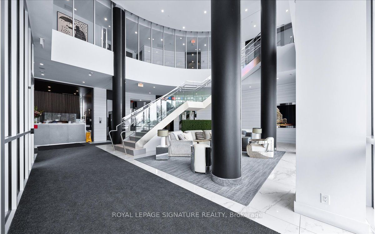 9471 Yonge Street LPH06