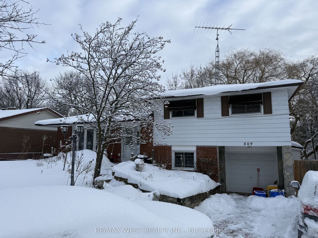 Photo of 509 Arnhem Drive, Oshawa, ON L1G 2J2 (MLS # E12738552)
