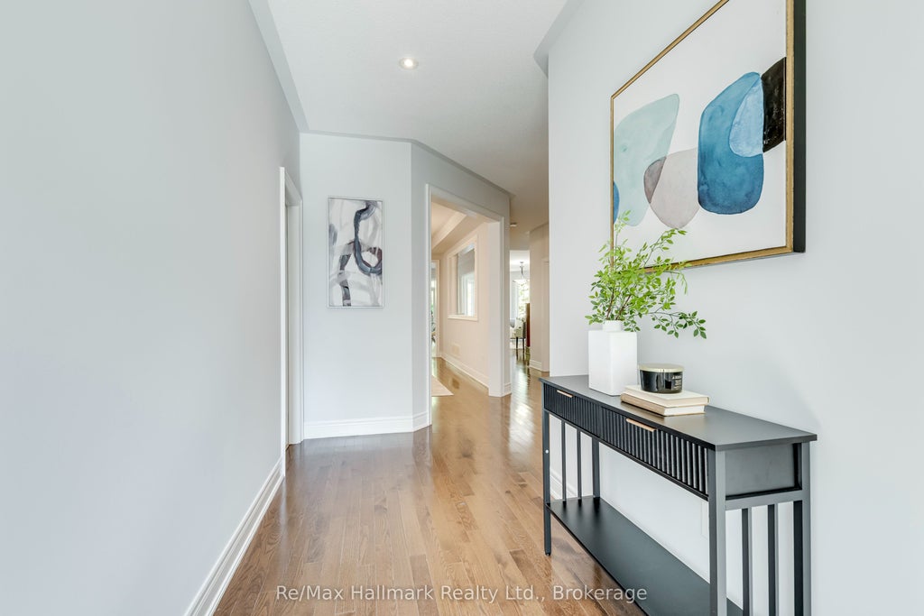 Photo of 2241 Adirondak Trail, Oakville, ON L6M 4W4 (MLS # W13852966)
