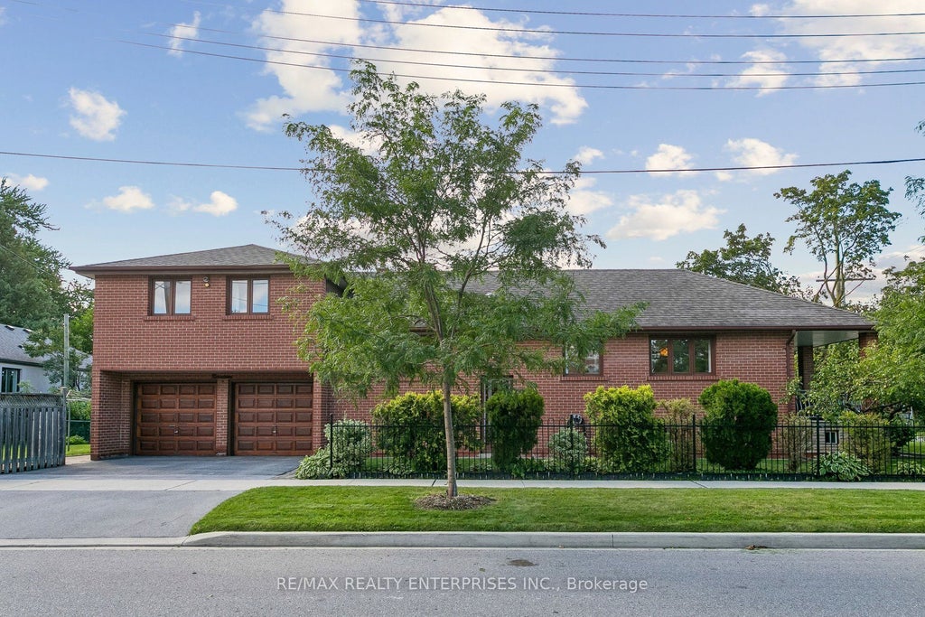 Photo of 19 Coules Court, Toronto, ON M8W 2N8 (MLS # W13717906)
