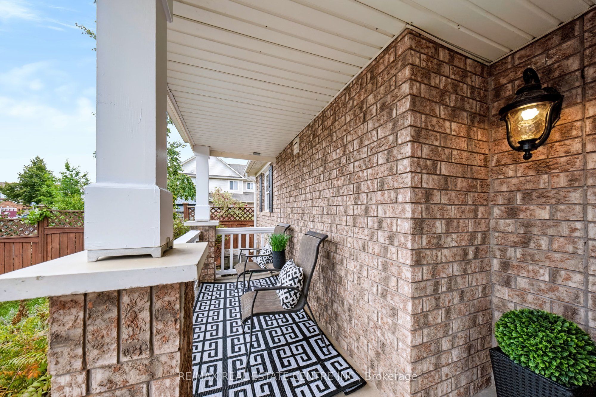 1630 Cartwright Crescent